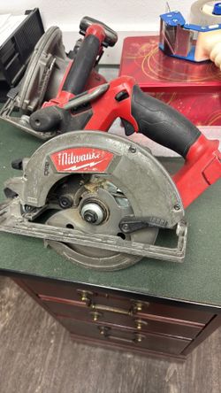 M18 Milwaukee Skill Saw