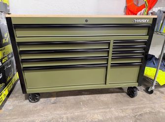 Husky workbench 52in