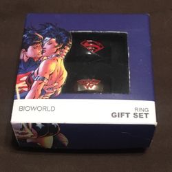 Superman & Wonder Woman Rings