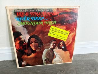An original vintage copy of the Ike & Tina Turner – River Deep – Mountain High 1969 US stereo vinyl
