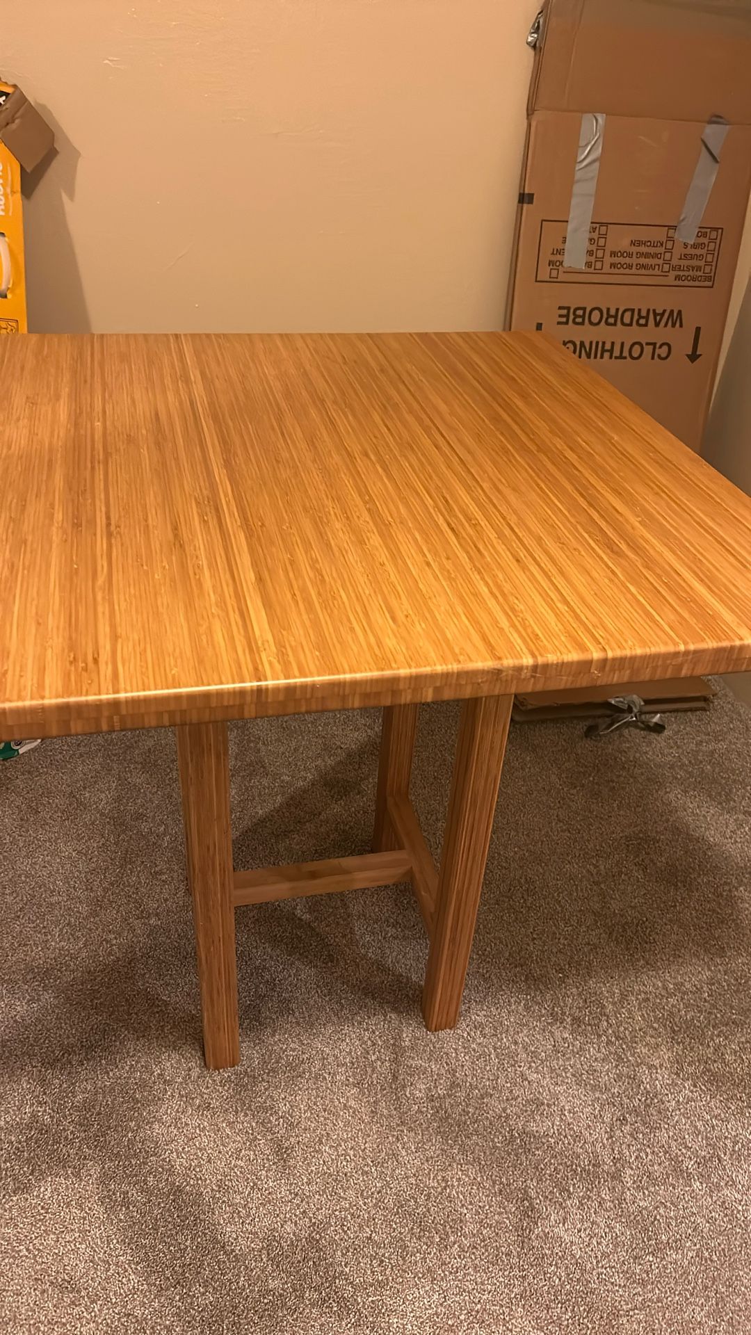 Nice Kitchen, Bamboo Table, GreenIngton 