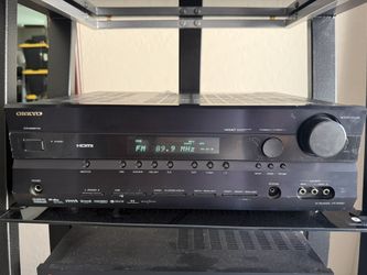 Onkyo Ht R550 Receiver And Five Speakers