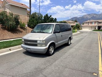 1998 Chevy Astro vans