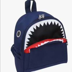 Shark Tooth Backpack 10"