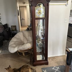Howard Miller Grandfather Clock 610-733 -111 Series (contact info removed)3 Like New.