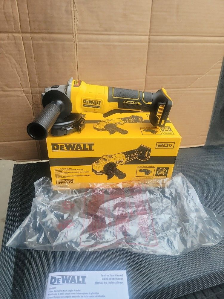 DEWALT 20V MAX CORDLESS BRUSHLESS 4-1/2-IN ANGLE GRINDER WITH PADDLE SWITCH ( TOOL ONLY )