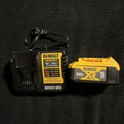 Battery And Charger Dewalt 
