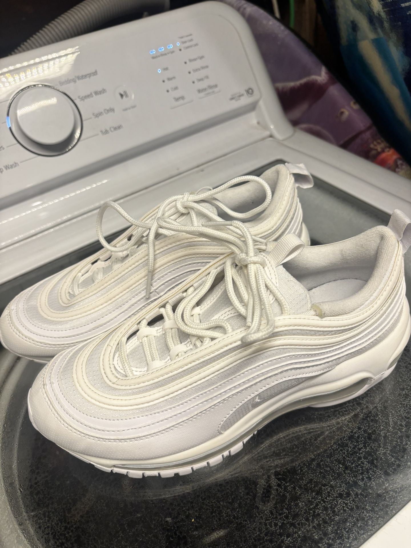 Nikes Size 6