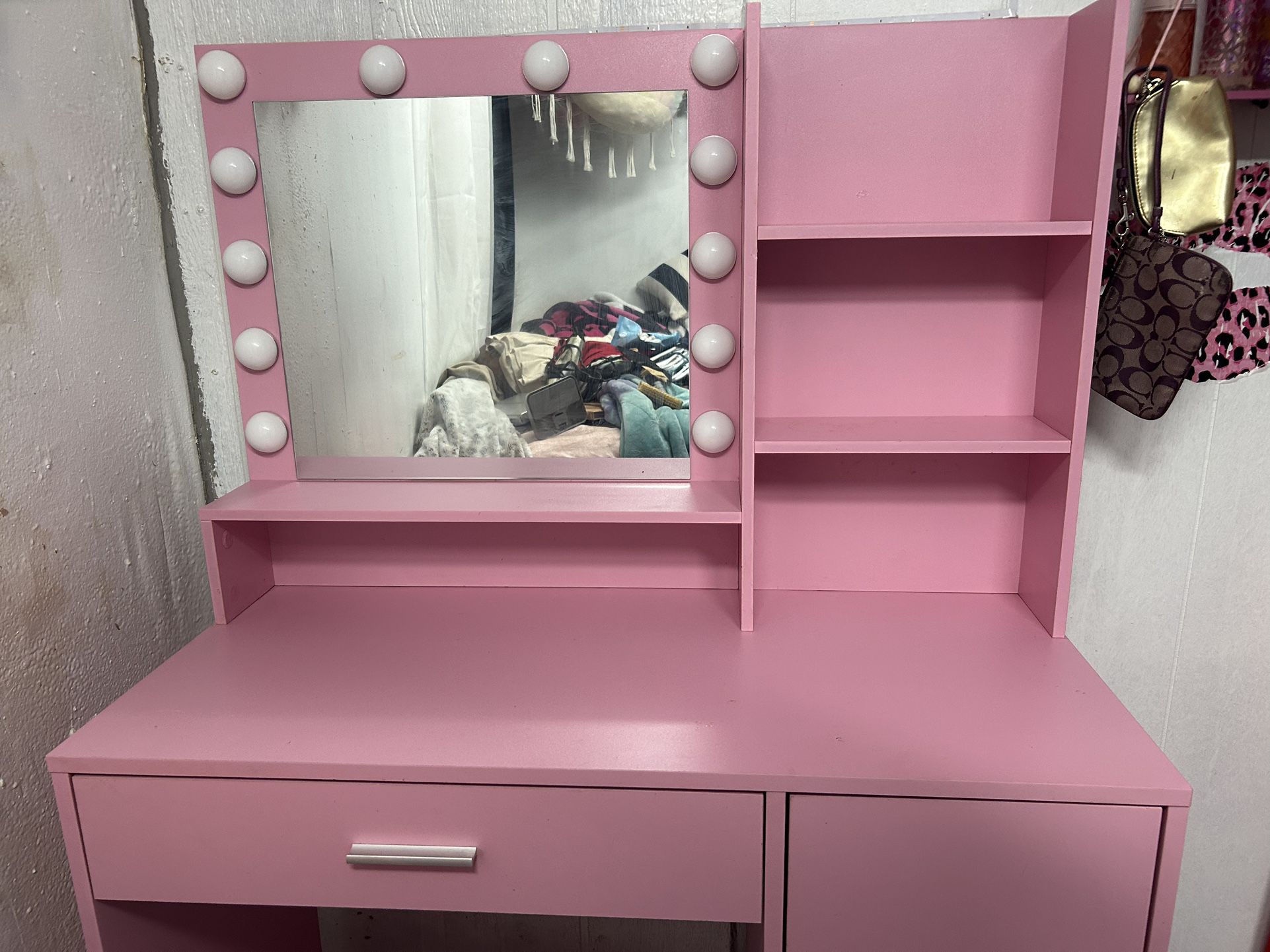 pink makeup vanity 
