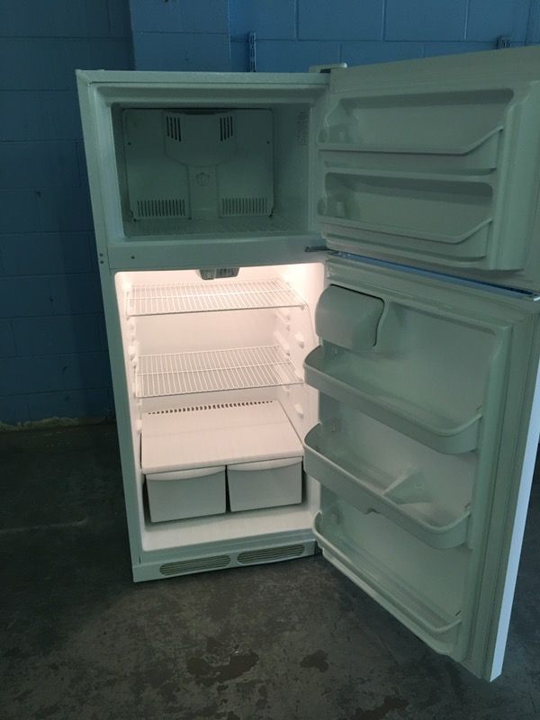 Frigidaire 17 Cubic Foot Refrigerator Appliances