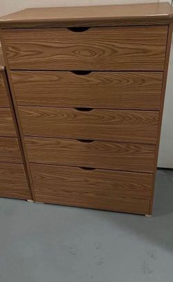 5  drawer Kathy oak wood color
