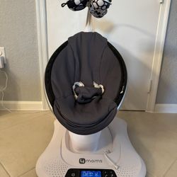 4moms MamaRoo Multi-Motion Baby Swing, Bluetooth Enabled with 5 Unique Motions, Black