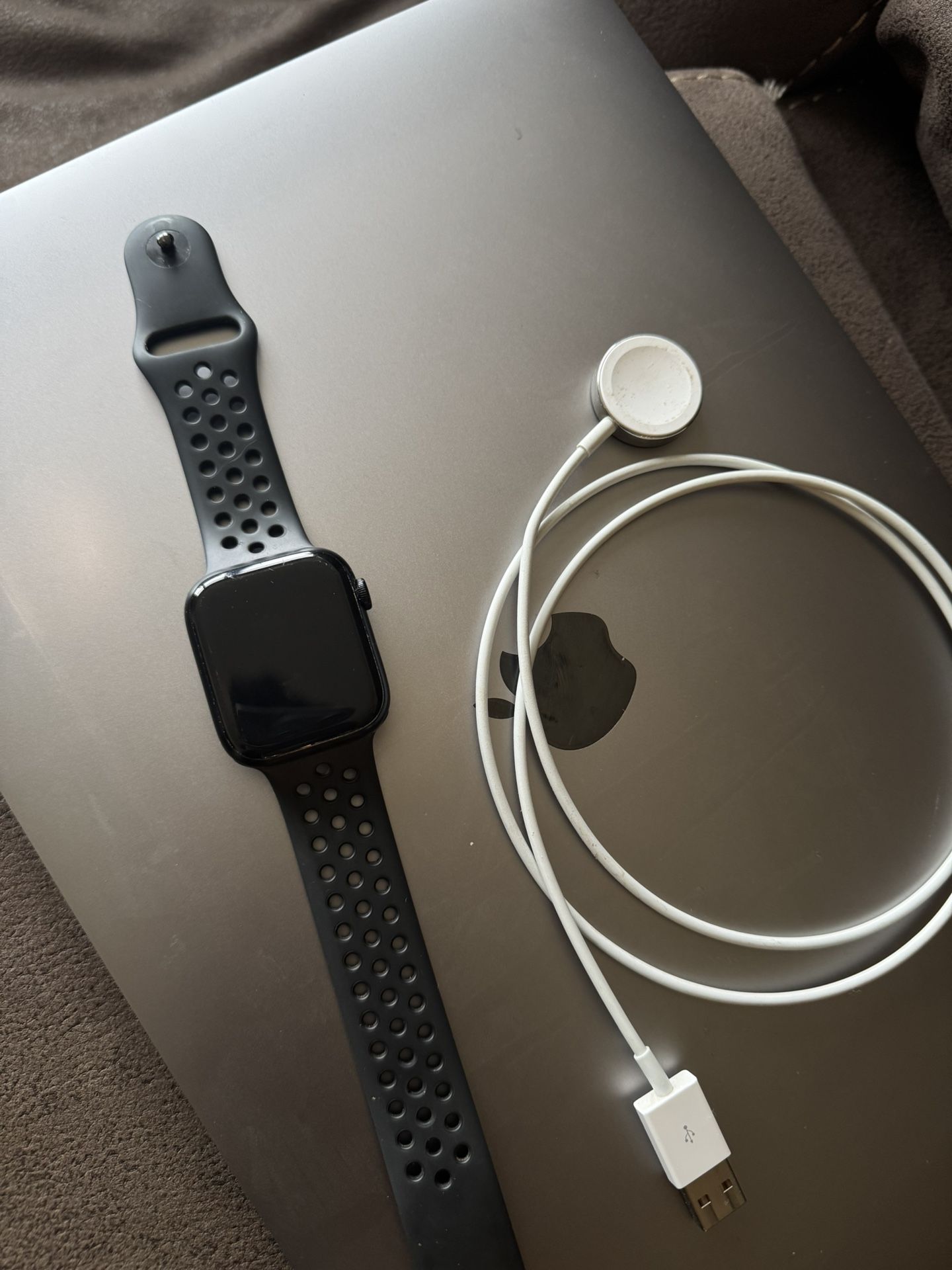 Apple Watch Series 7, Everything Available