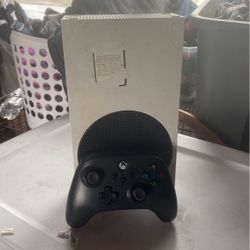 Xbox Series S With Controller