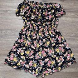 Floral Romper - Size: XS