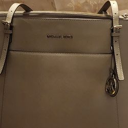 Michael Kors Tote With Adjustable Strap Great Light Gray Color