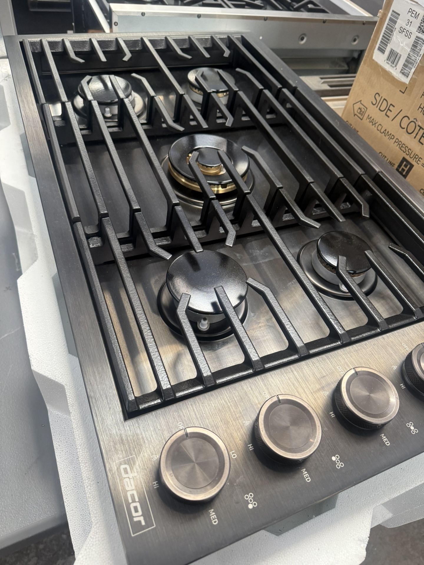 36 Inch Black Stainless Gas Cooktop Dacor