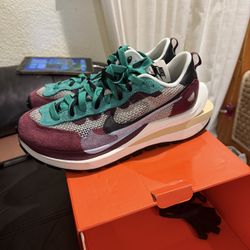 Nike Vaporwaffle Sacai Villain Red Neptune Green
