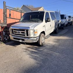 09 Ford E-350 Excursion 