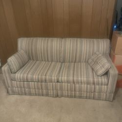 Simons Hide-a-bed  6 Foot Wide  Double Size Mattress Ready To Use No Rips Or Years Good Cond Ready Yo Use In Sun Valley 