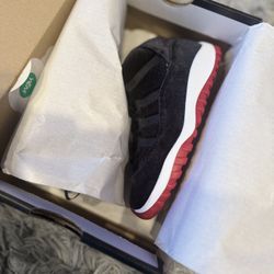 Jordan 11 Retro Black/Red velvet 10C (kids)