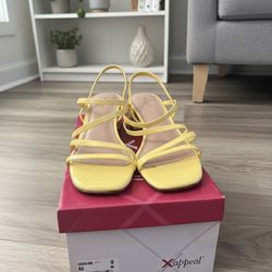 yellow strappy slingback sandals Size 8