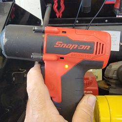Snap-On 3/8 Impact And UV Light. 