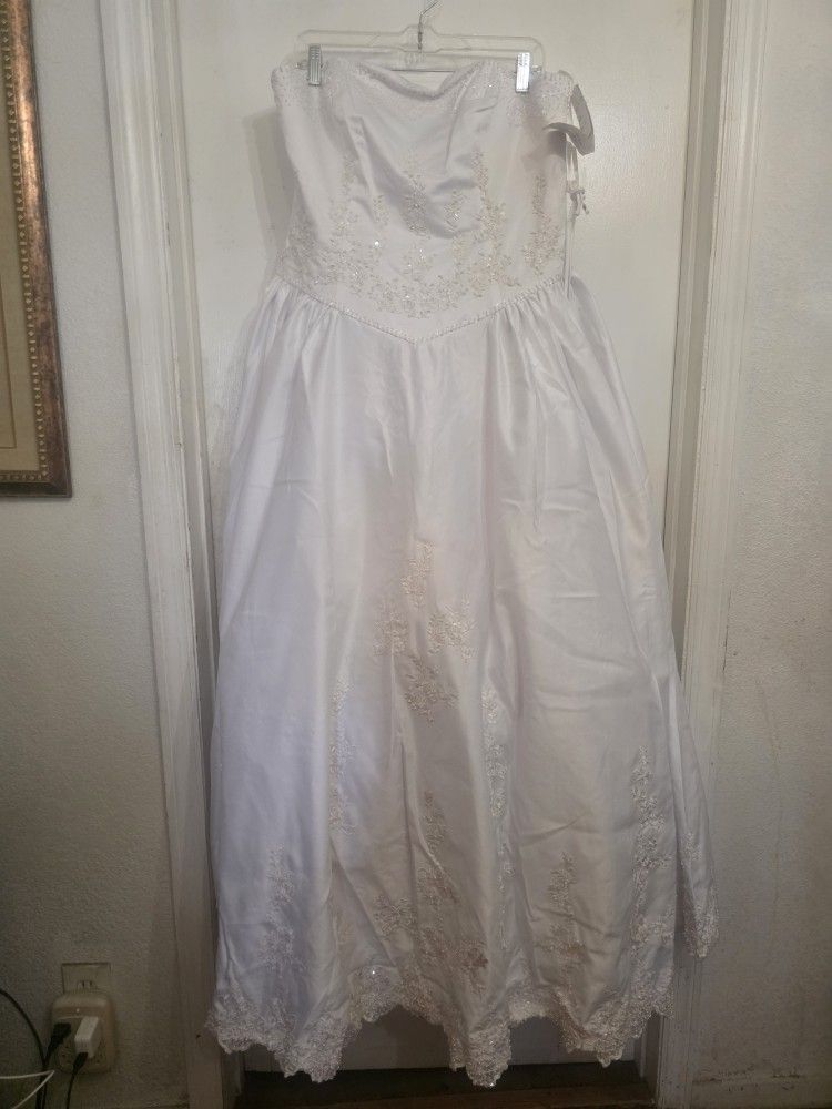 Wedding Dress / Vestido De Novia