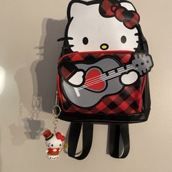 🎁🎁🎁BONITA BACKPACK DE HELLO KITTY ROCKERA