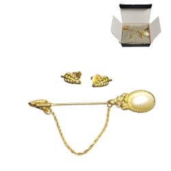 Vtg Avon Rosette Luster Gift Set Gold Tone Leaf Earrings Pin With Chain 1991
