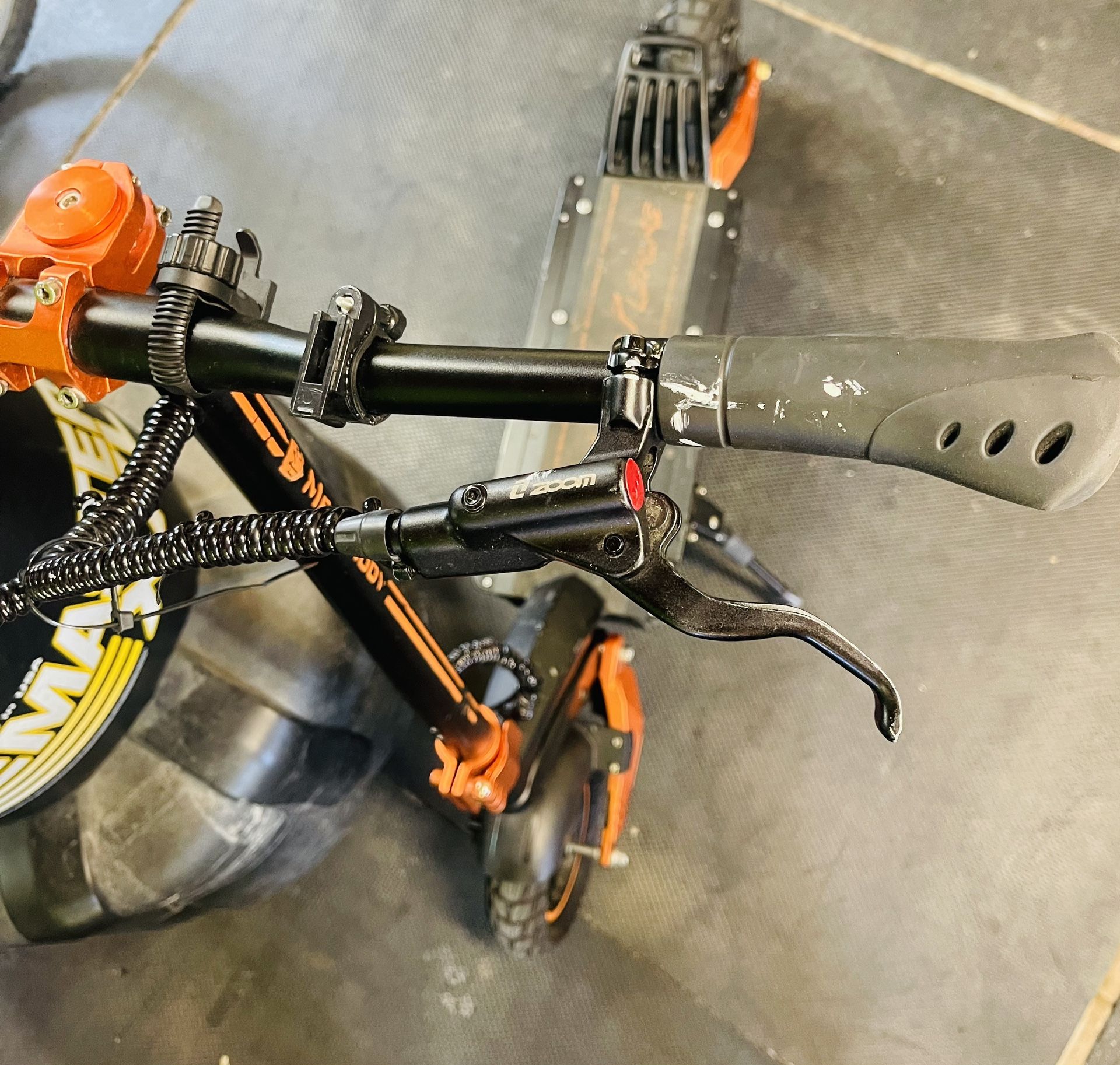 ELECTRIC SCOOTER