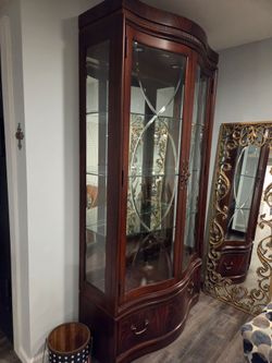 Thomasville Curio Cabinet