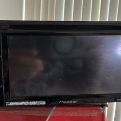 Pioneer AVH-X2500BT - Touch screen stereo with Bluetooth