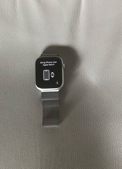 Apple Watch Series 8 45mm (GPS + Cellular) – Excellent Condition + 4 Bands!