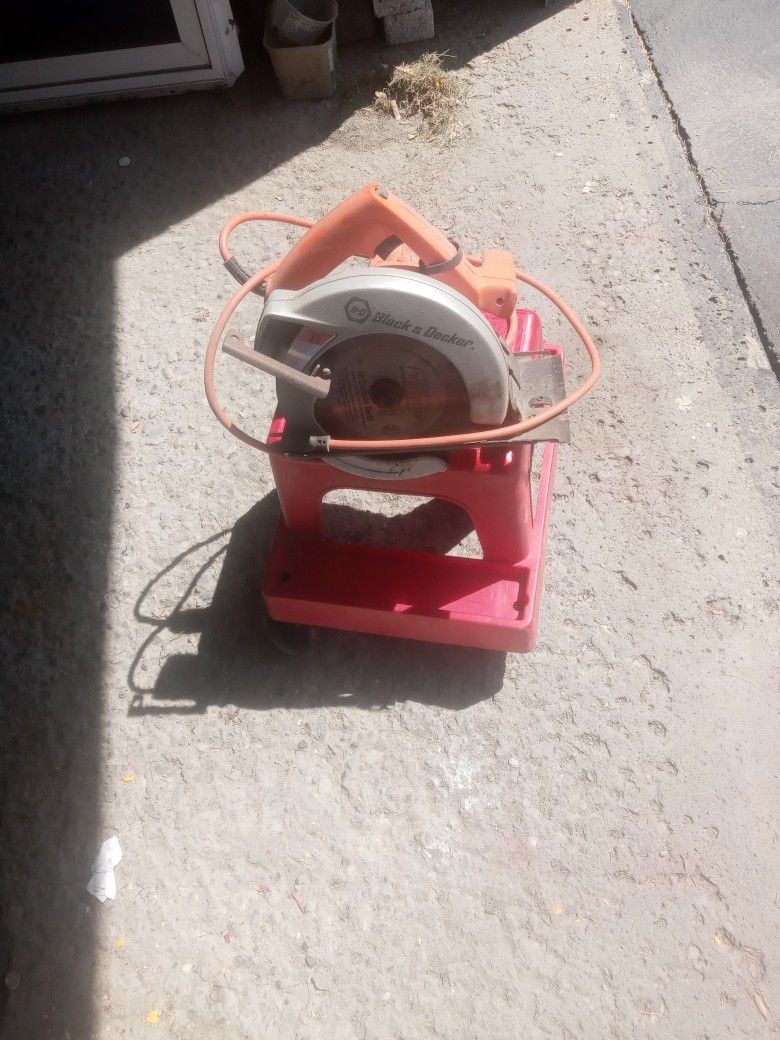 Black And Decker Circular Saw