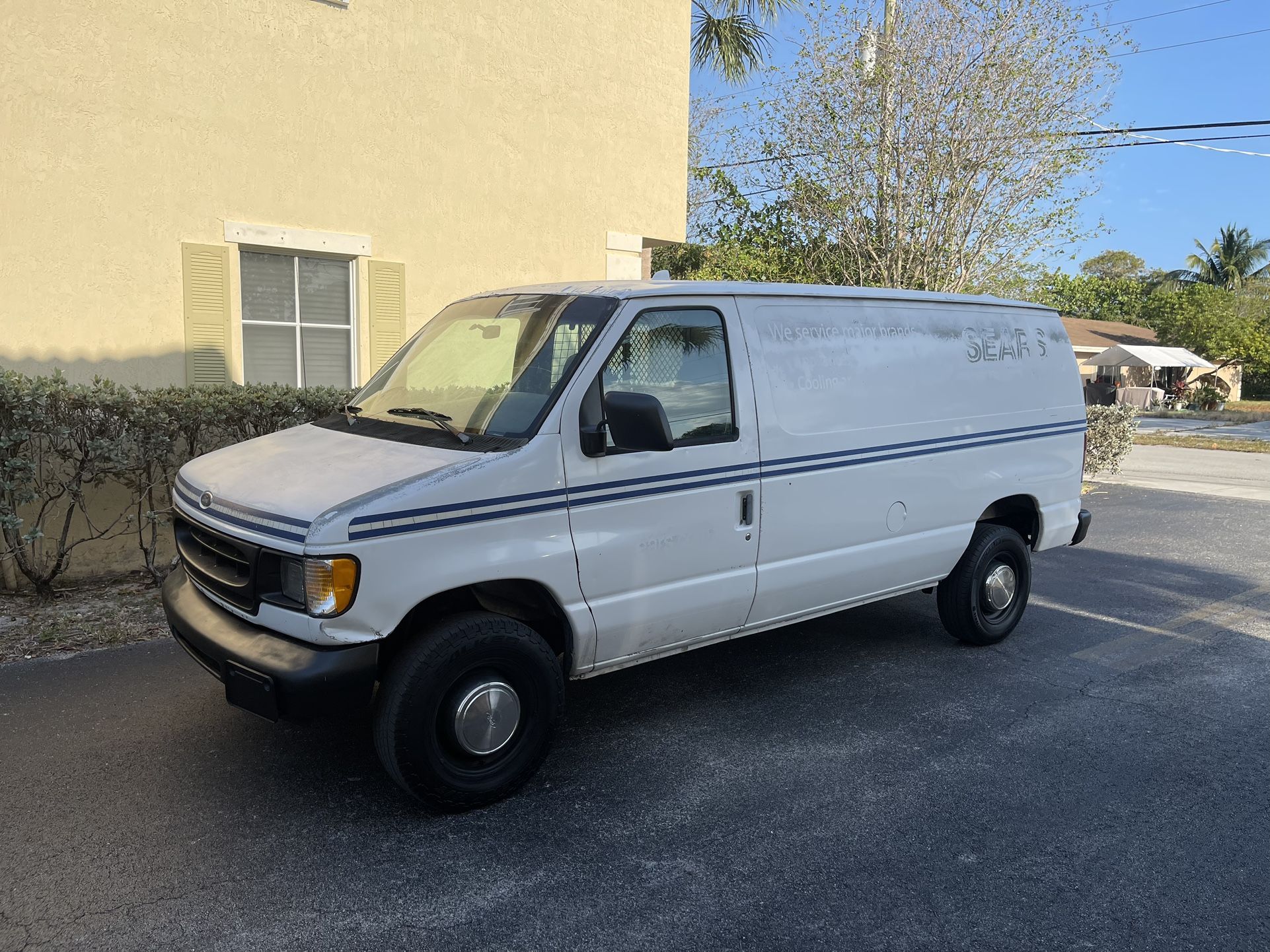 Ford Van E150