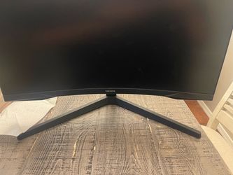 Samsung 27 inch curved monitor bought it for 300 selling for 260❗️❗️❗️❗️❗️
