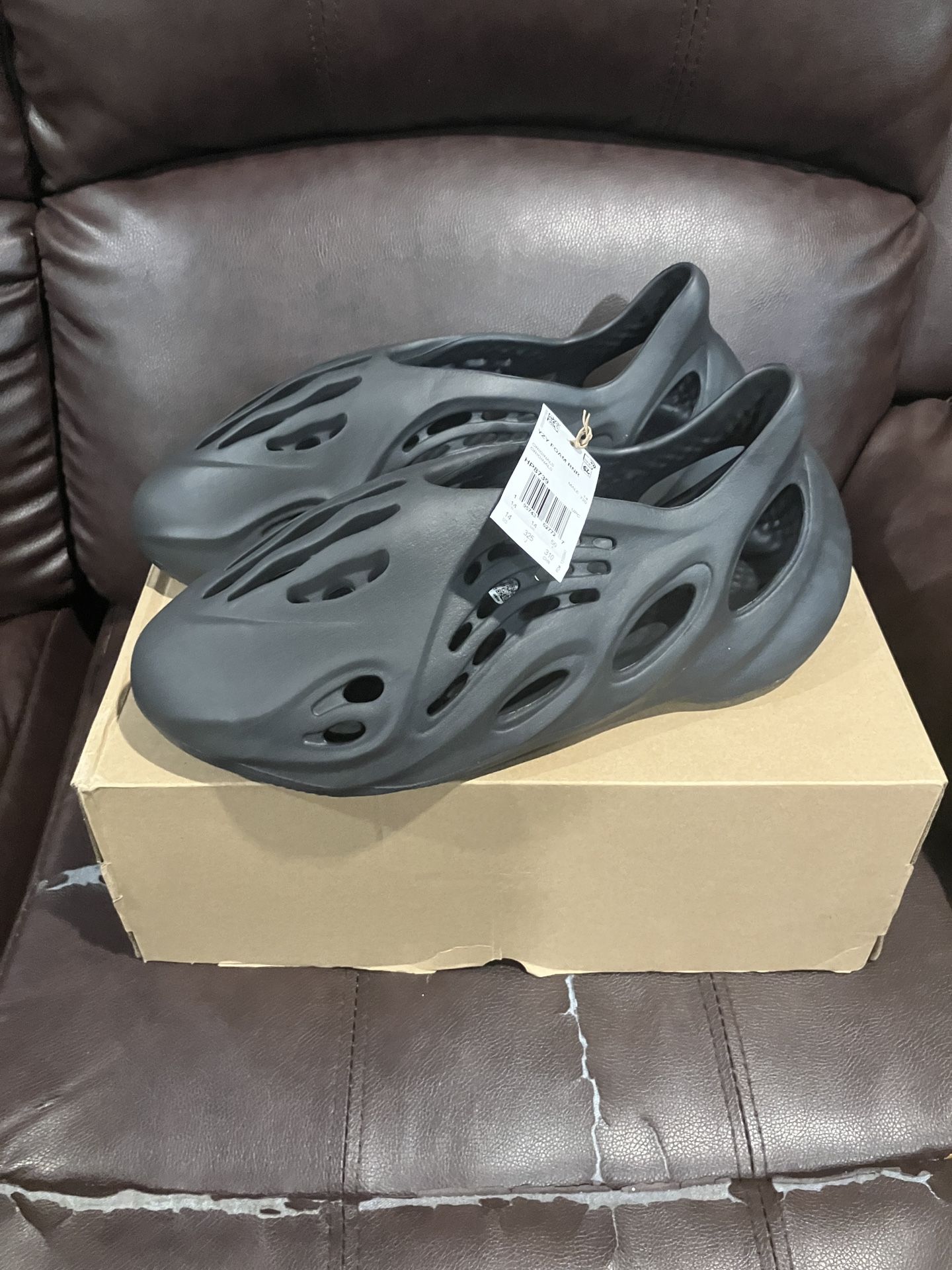 Adidas Yeezy Foam RNR Onyx Size 14