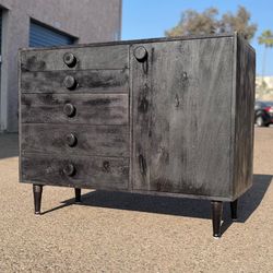 Mid century modern dresser great condition Mcm