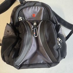 Swiss Gear Travel Airflow Black Multi-pockets Laptop Backpack w/padded straps 