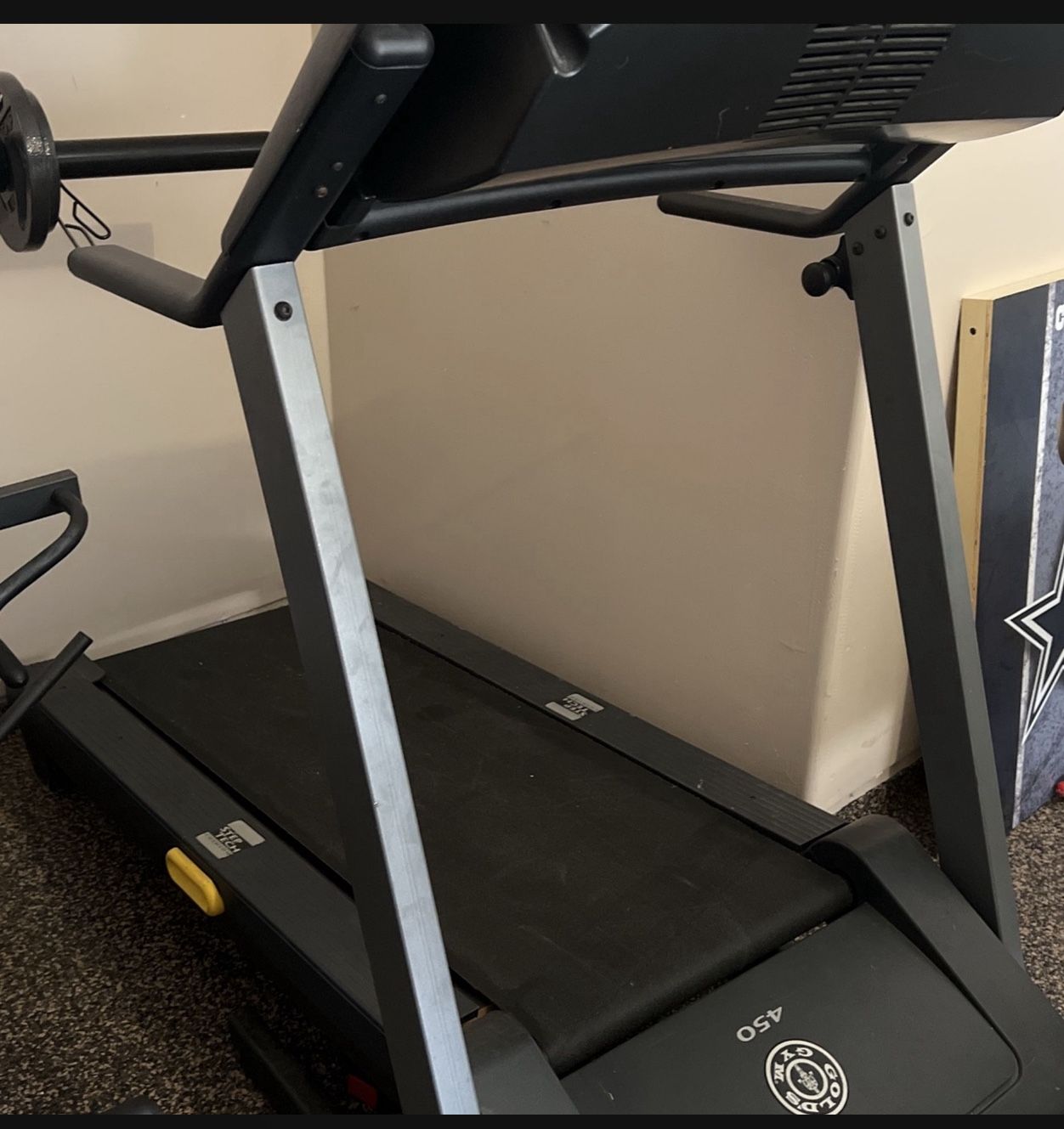 Treadmill Golds Gym 450