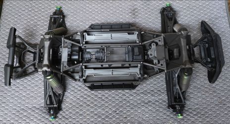 Traxxas X-Maxx w/servo