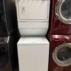 27” Width Electric Whirlpool Stakable Washer And Dryer 