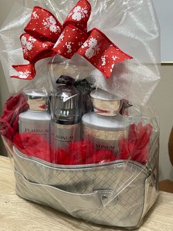 Bath & Bodyworks Platinum Gift Basket
