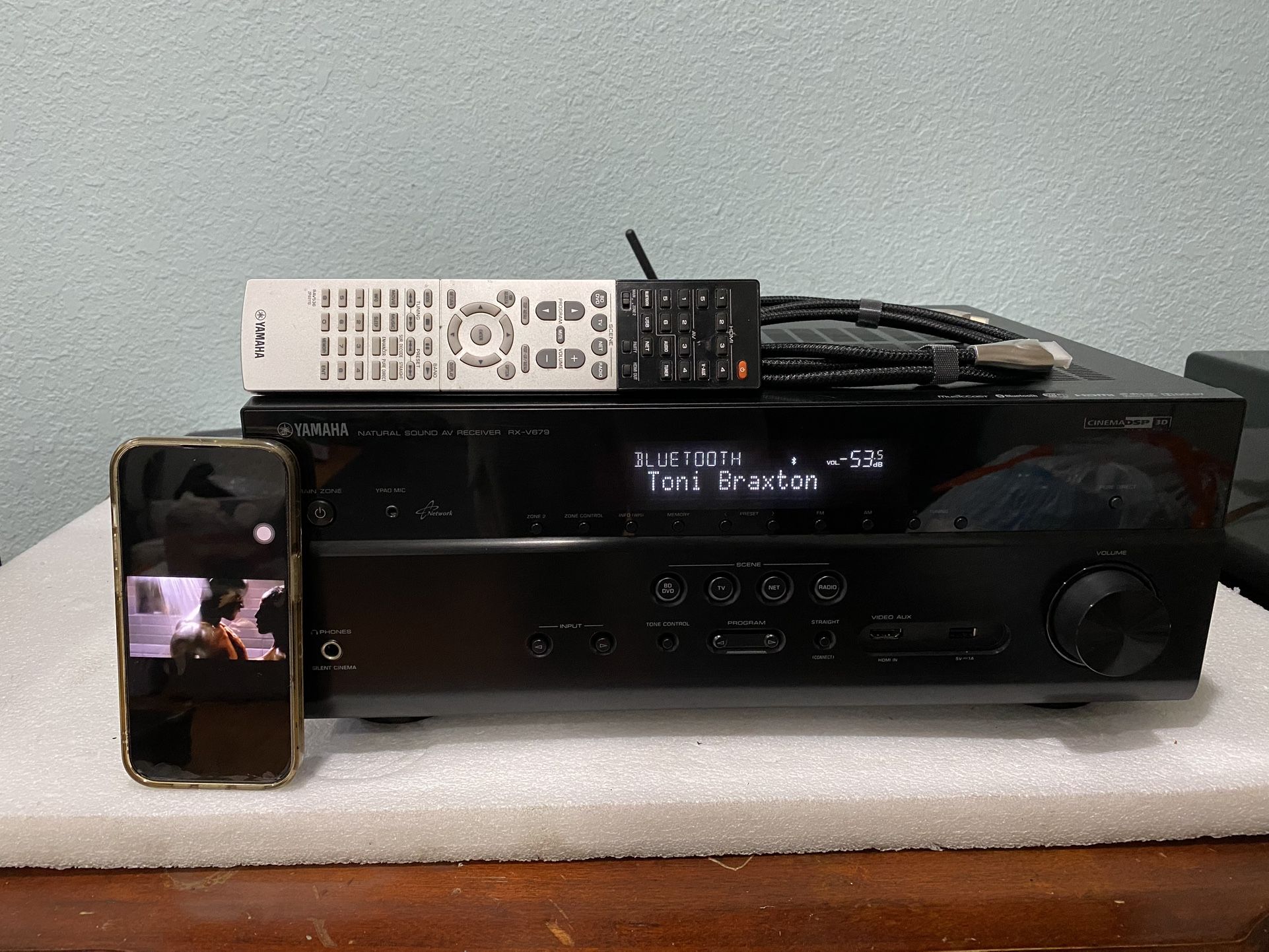 YAMAHA RX-V679 7.2CH 4K Bluetooth Receiver HDMI W Remote and Cables