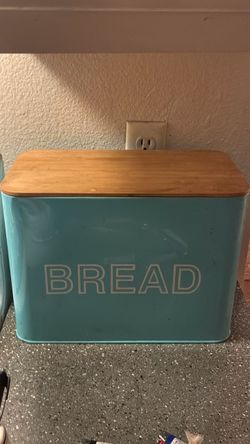 Metal bread box