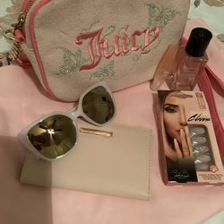 Juicy couture Bundle $27