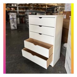 5 drawers dresser / Five drawers dresser
