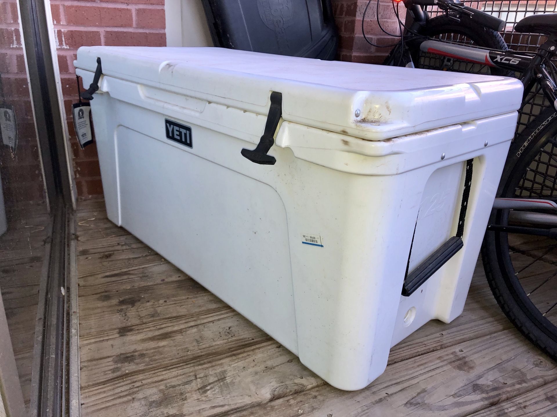 Yeti Tundra 125 White Cooler