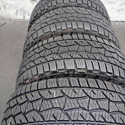 275/70/18 Cooper Vendo un set de llantas  con 80% Vida en excelente condiciones de Vida las 4 🫡🤑  Selling a set of 4 tires with 80% tread life remai